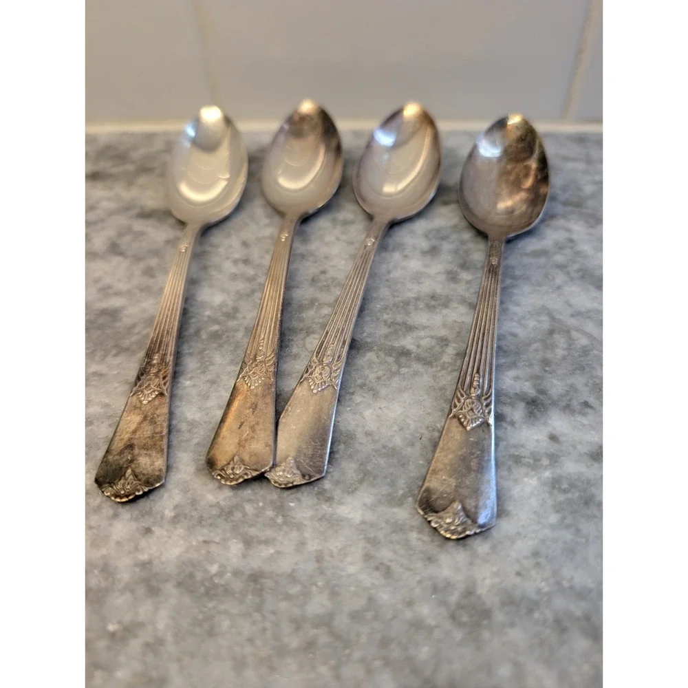 Lot of 4 International Silver Wm. Rogers TREASURE Silverplated  Teaspoons‎ 1940